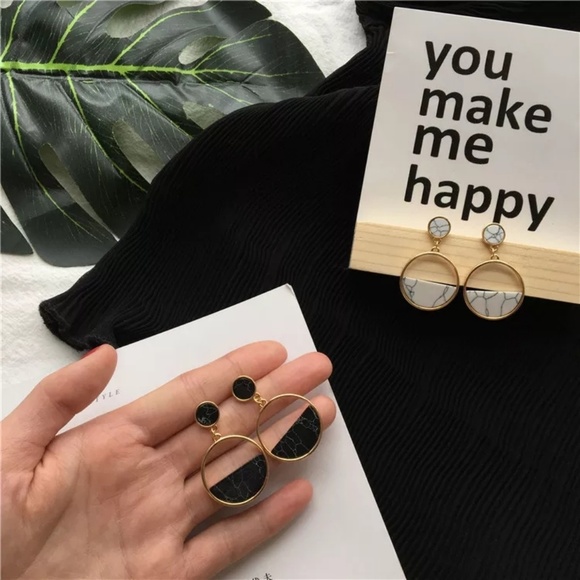 Circle Marble Earrings - Picture 3 of 6